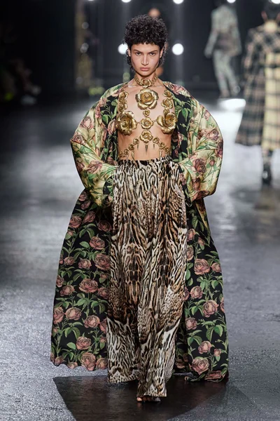 Look 29